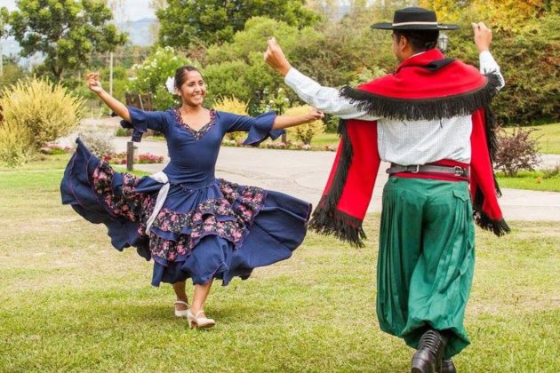 Gauchos bailando